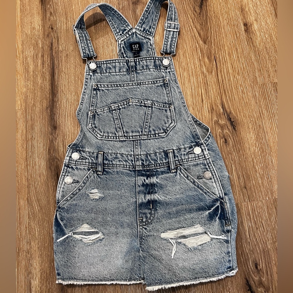 Gap Kids overall shorts size Medium